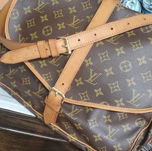 Authentic Louis Vuitton   Saumur 35 Monogram .